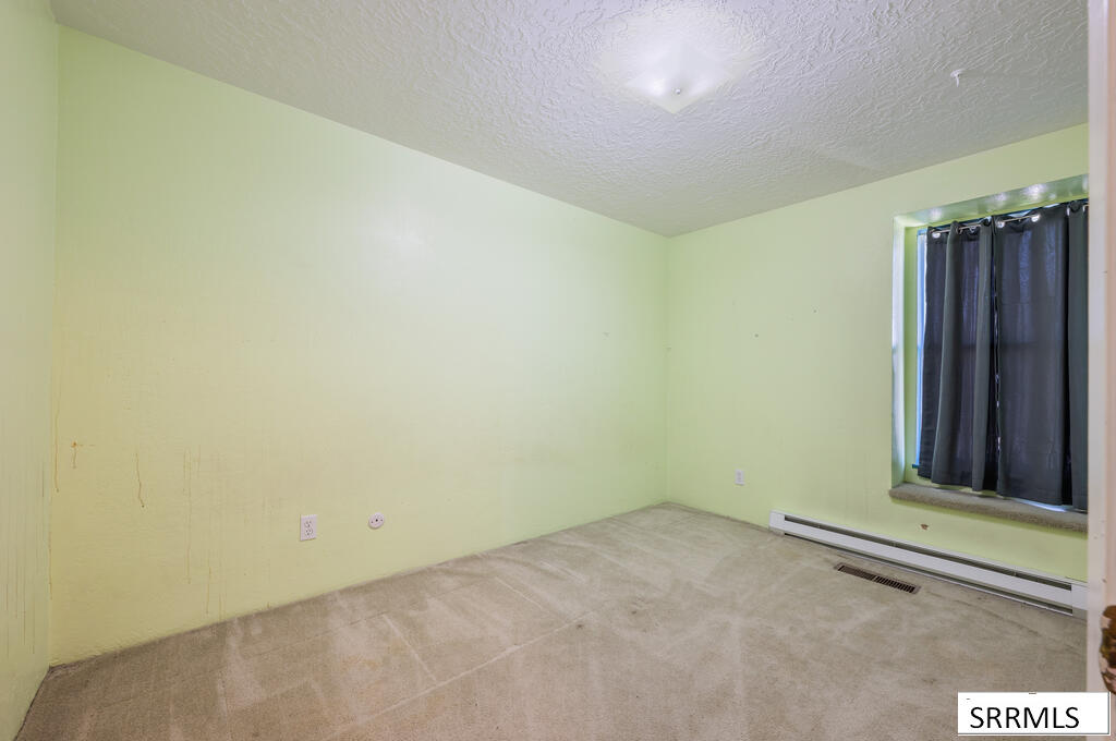 385 Berrett Avenue Property Photo 32