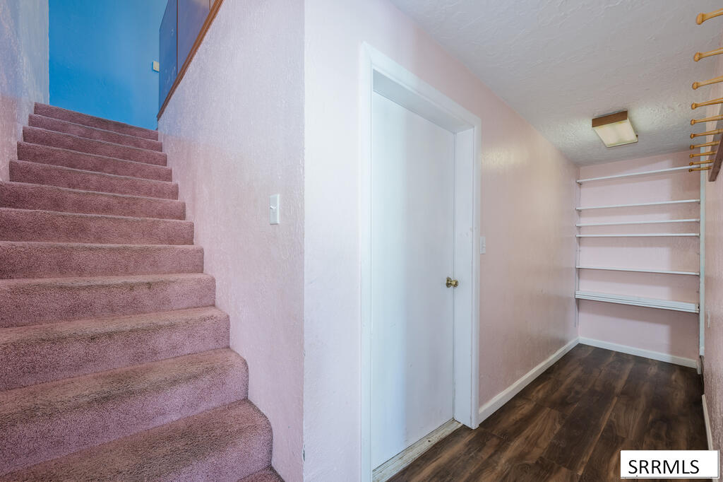 385 Berrett Avenue Property Photo 37