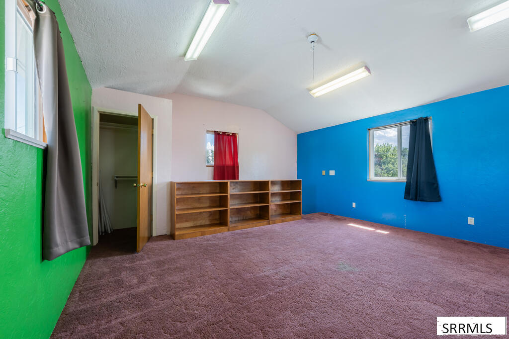 385 Berrett Avenue Property Photo 40
