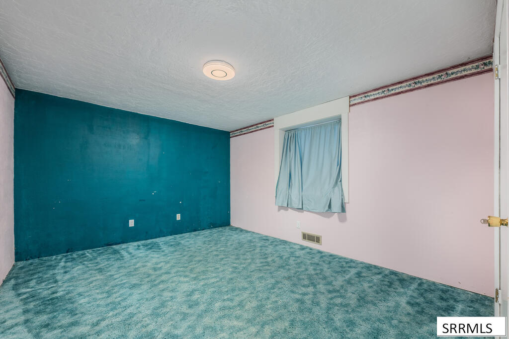 385 Berrett Avenue Property Photo 43