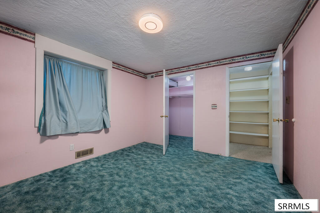 385 Berrett Avenue Property Photo 44