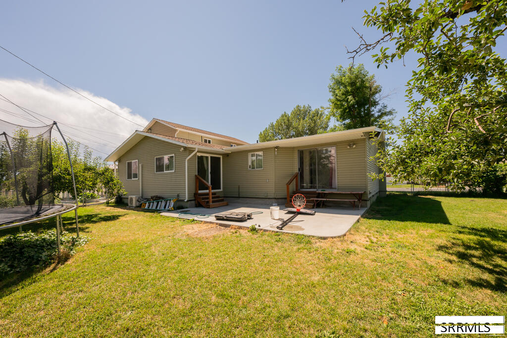 385 Berrett Avenue Property Photo 55