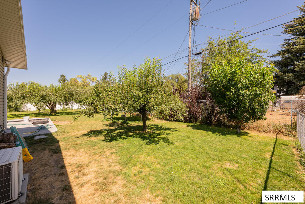 385 Berrett Avenue Property Photo 62
