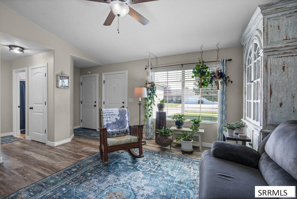 4103 Mathews Drive Property Photo 4