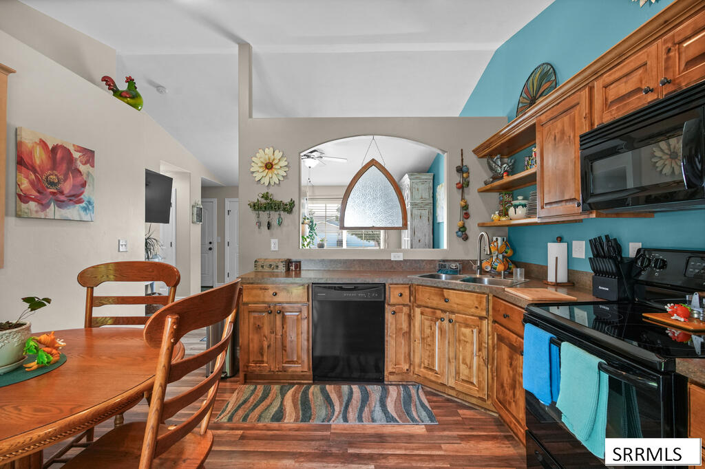 4103 Mathews Drive Property Photo 6