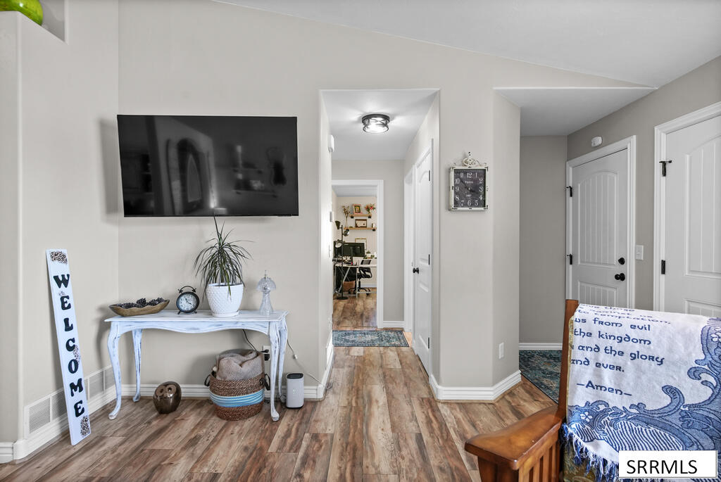 4103 Mathews Drive Property Photo 8