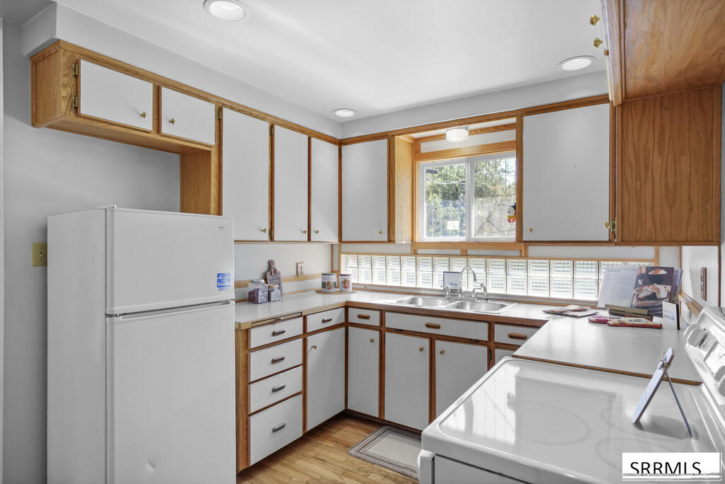 2011 Bremer Drive Property Photo 12
