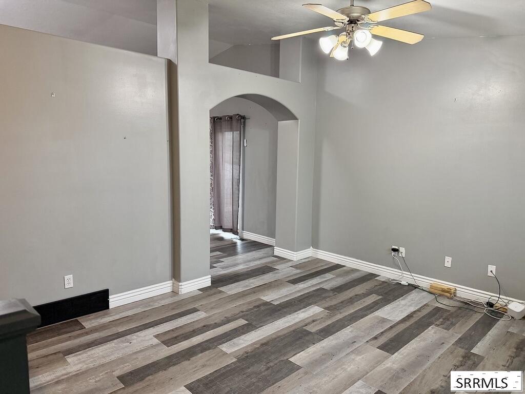 3518 E Pearce Drive Property Photo 3