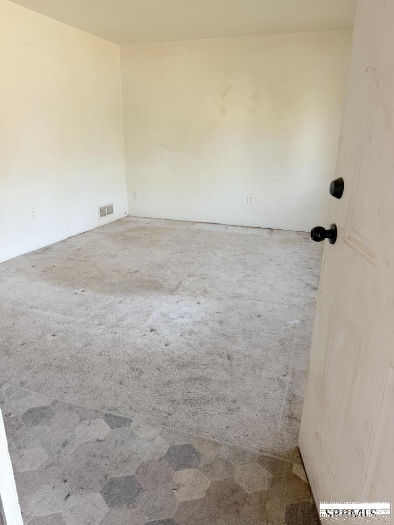 555/557 Tendoy Drive Property Photo 4