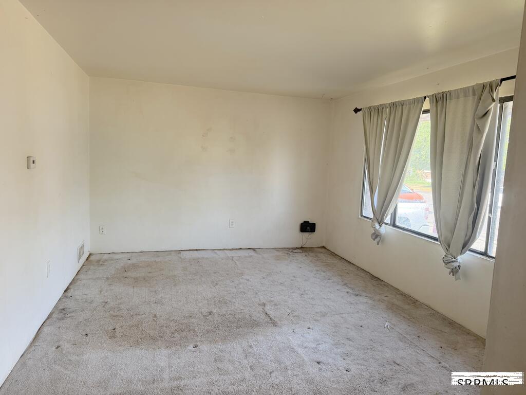 555/557 Tendoy Drive Property Photo 5
