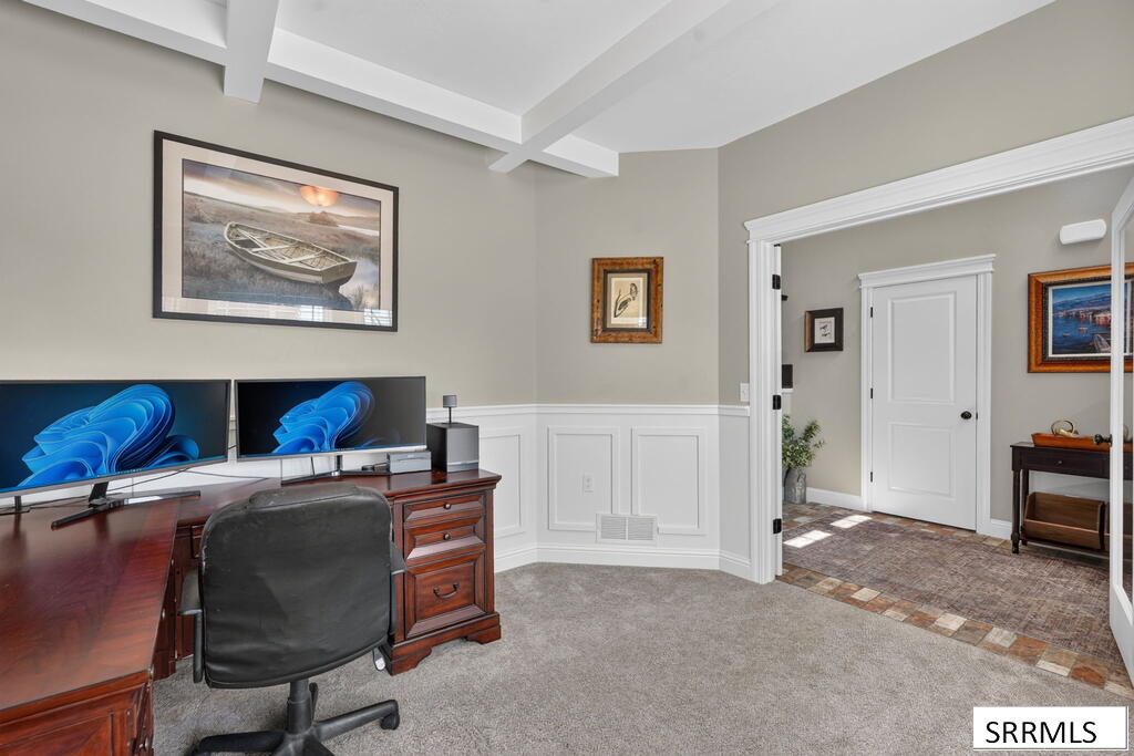 442 N Pointe Drive Property Photo 10