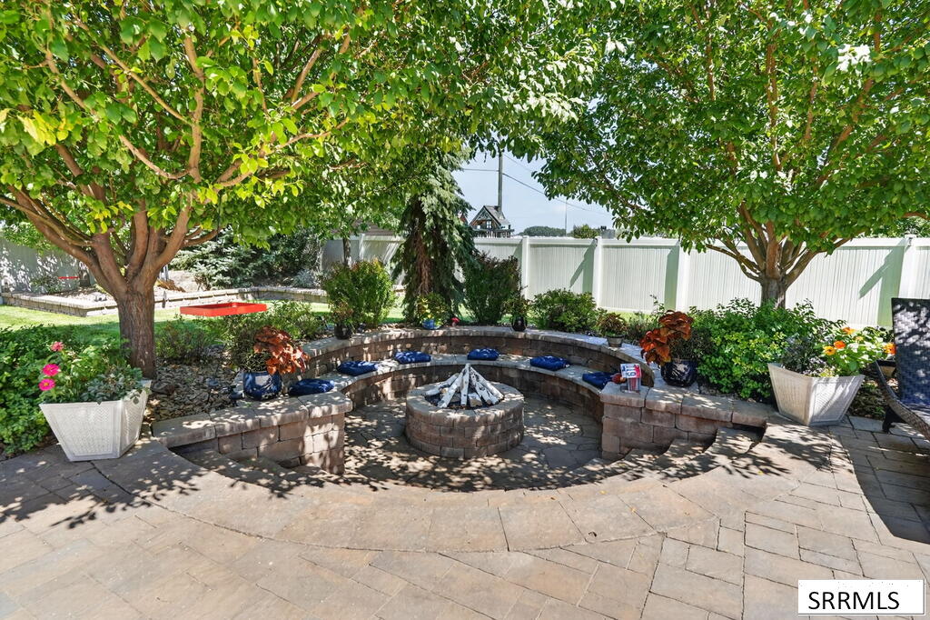 442 N Pointe Drive Property Photo 28