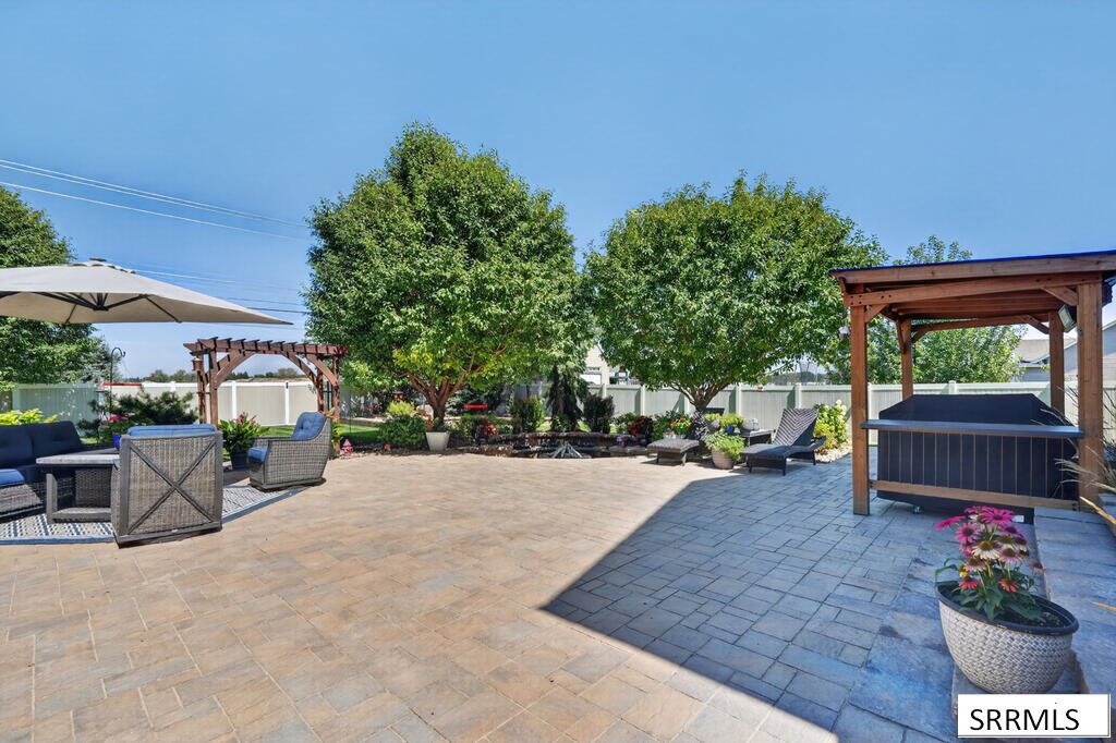 442 N Pointe Drive Property Photo 30