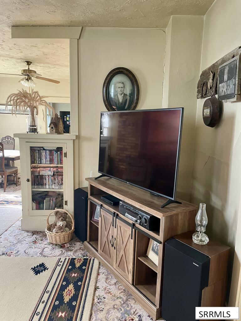 272 E 100 N Property Photo 17
