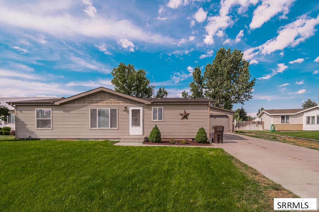 4349 Wagonwheel Cir Property Photo 1