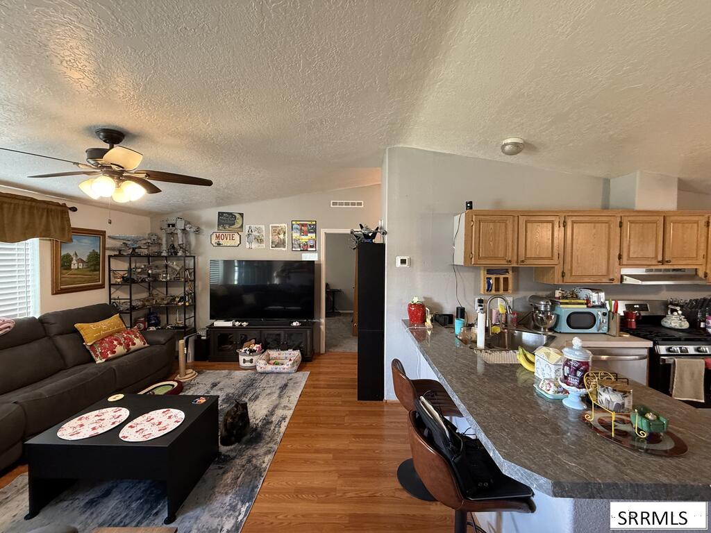 4349 Wagonwheel Cir Property Photo 4
