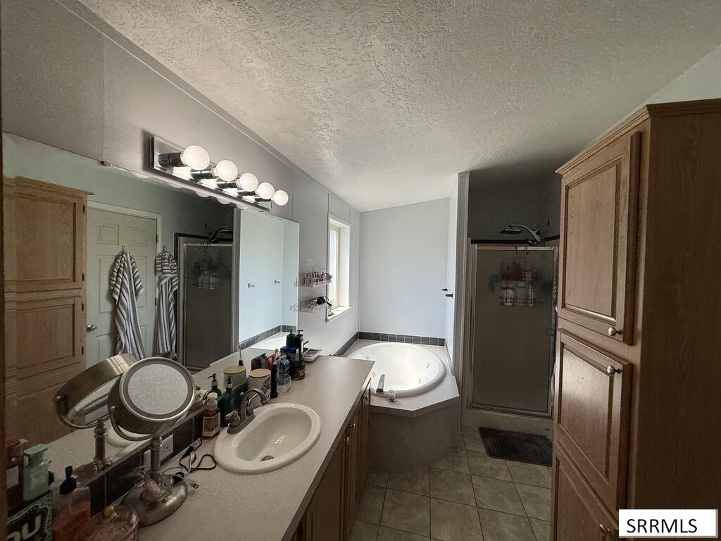 4349 Wagonwheel Cir Property Photo 9