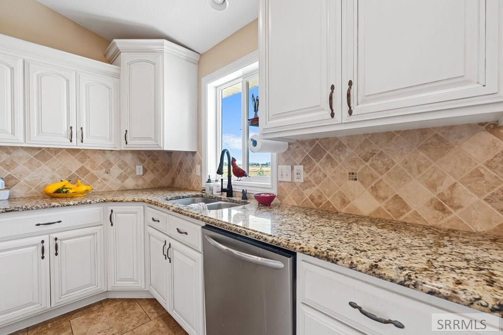 3625 N 2000 W Property Photo 14