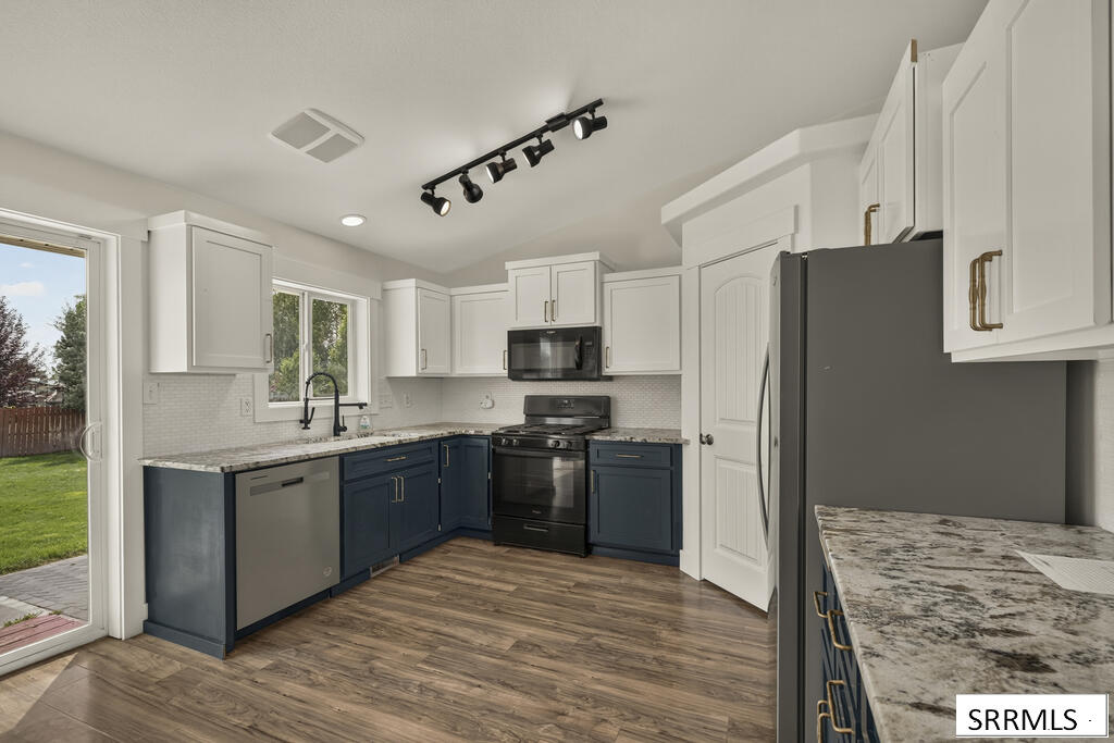 4146 Forest Glen Drive Property Photo 11