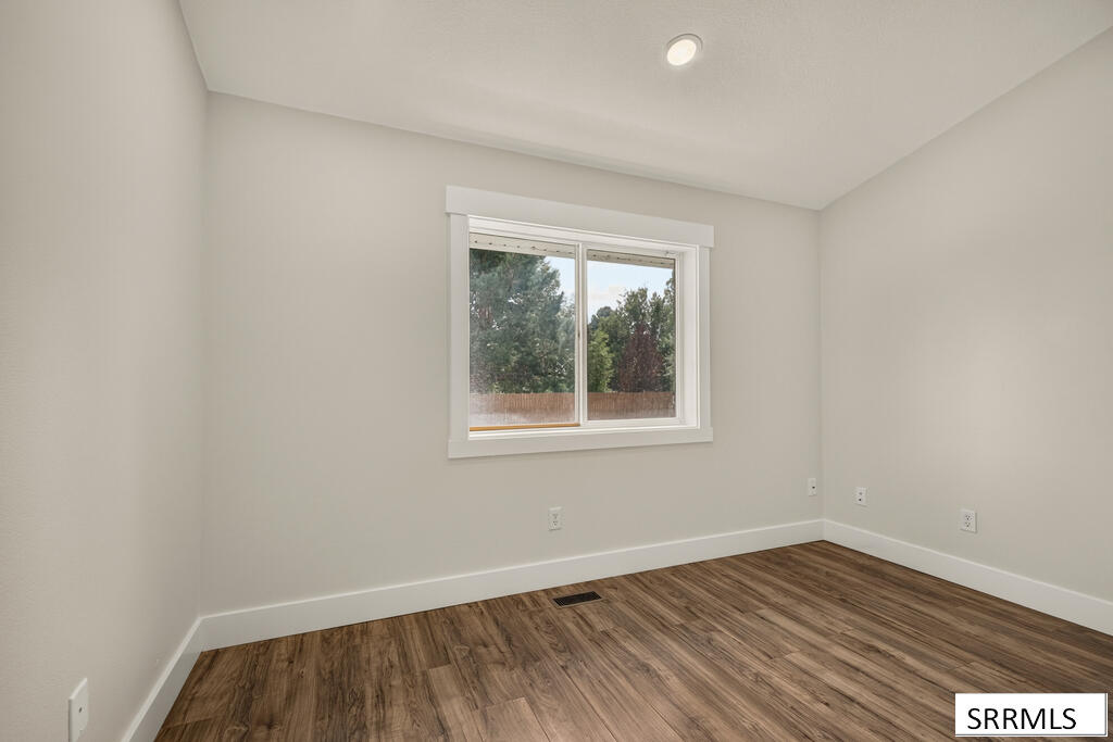 4146 Forest Glen Drive Property Photo 18