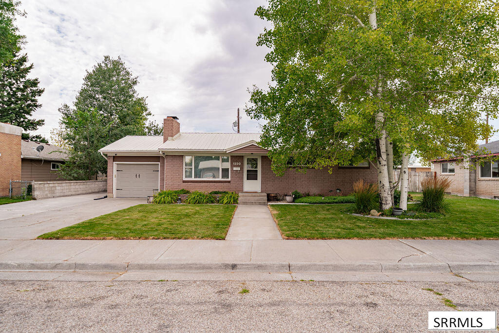 1330 Merrett Drive Property Photo 1