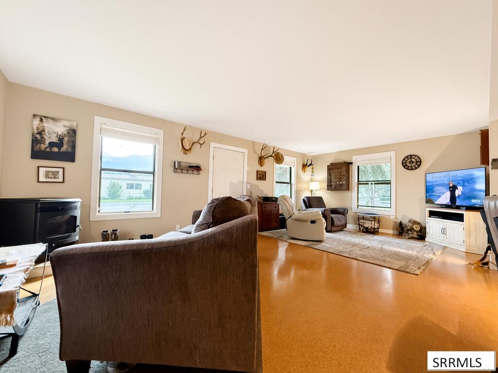 706 College Street Property Photo 13