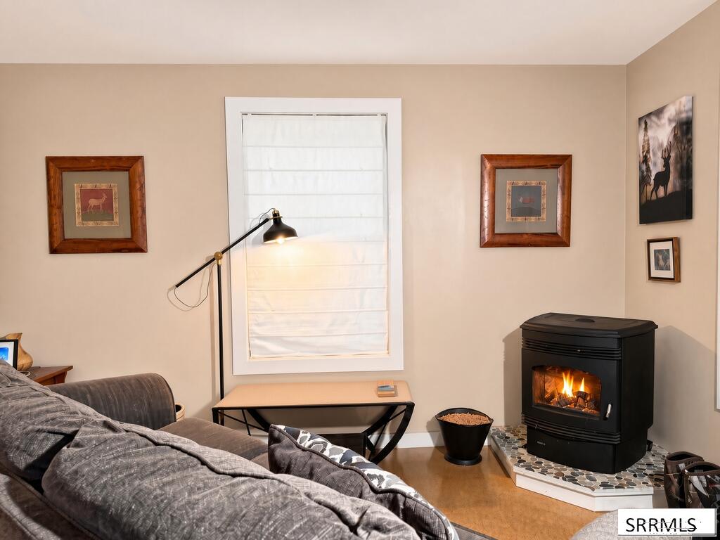 706 College Street Property Photo 15