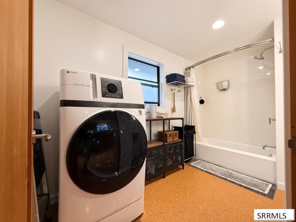 706 College Street Property Photo 21