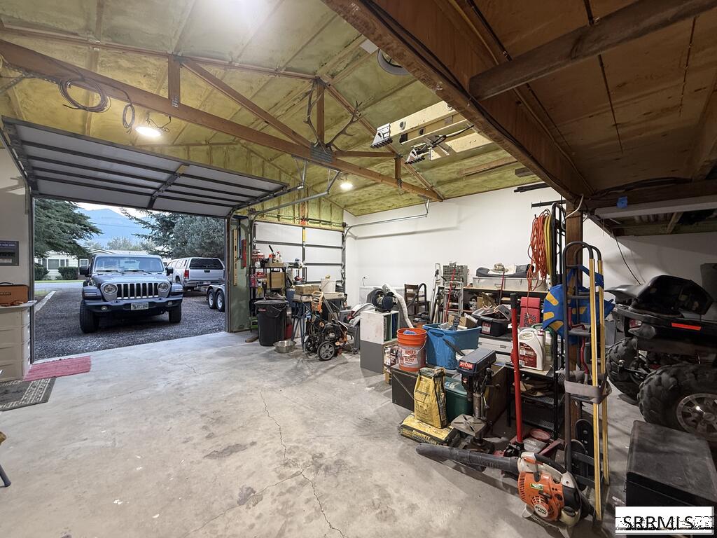 706 College Street Property Photo 29