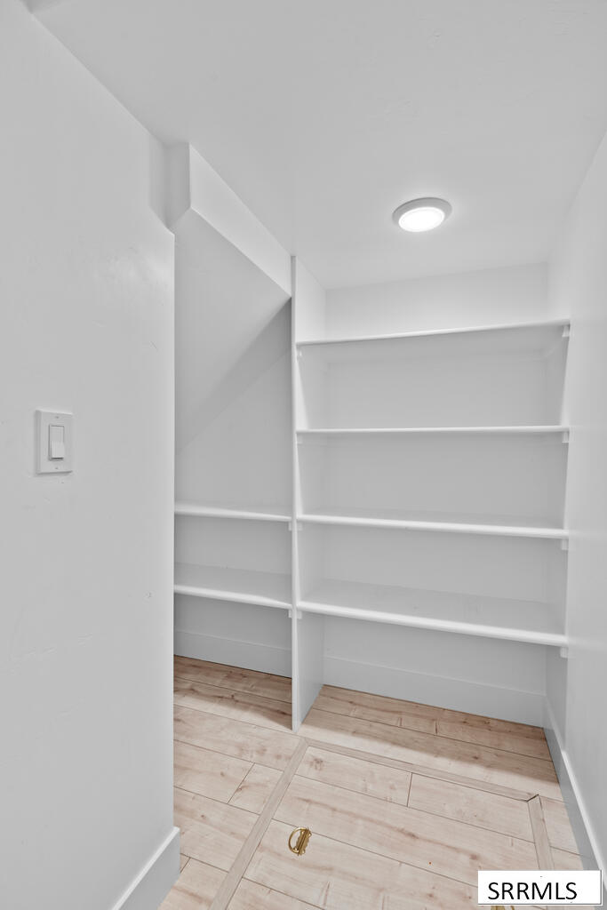 689 N 2876 East Property Photo 18