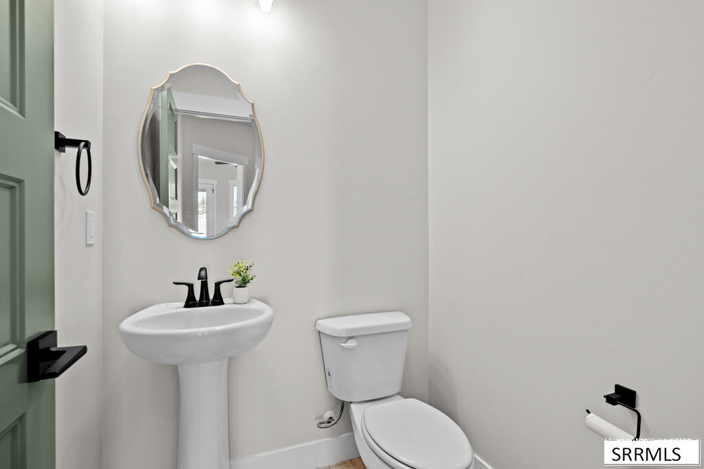 689 N 2876 East Property Photo 22
