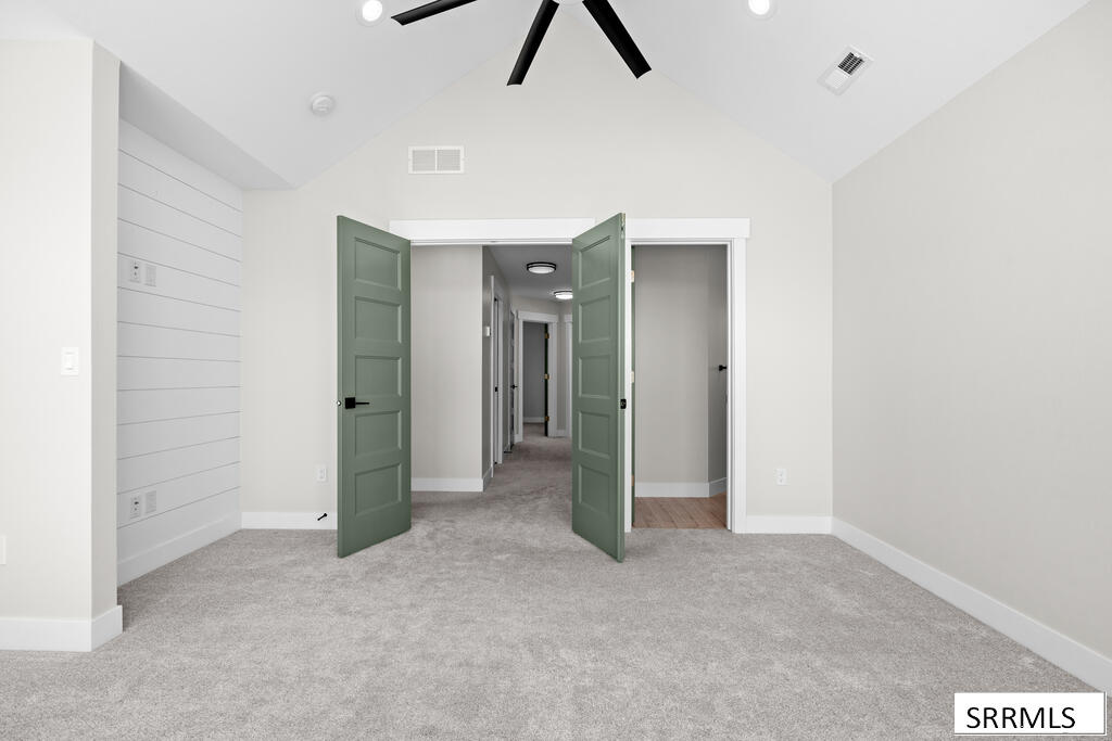 689 N 2876 East Property Photo 28
