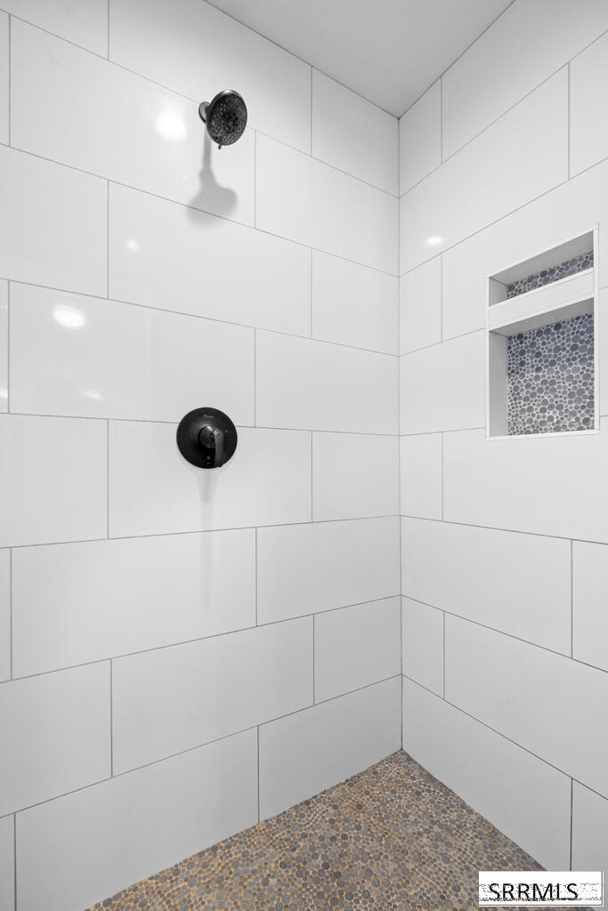 689 N 2876 East Property Photo 33