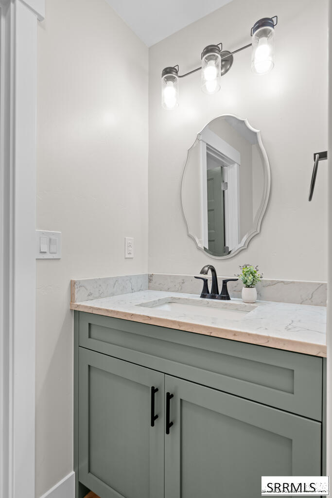 689 N 2876 East Property Photo 38