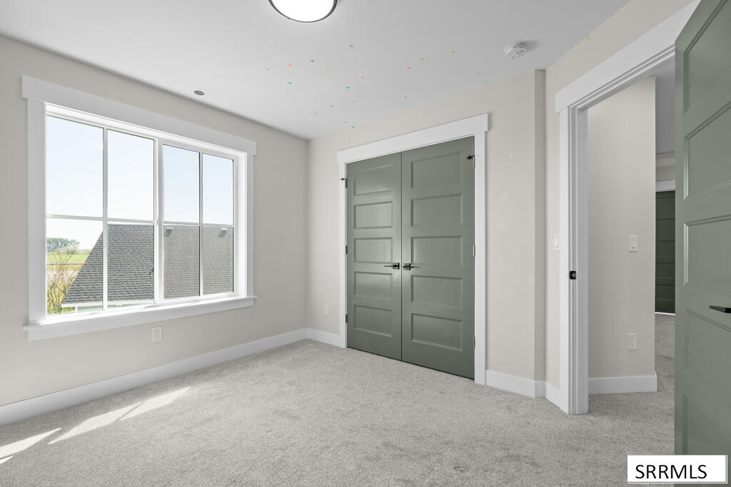 689 N 2876 East Property Photo 41