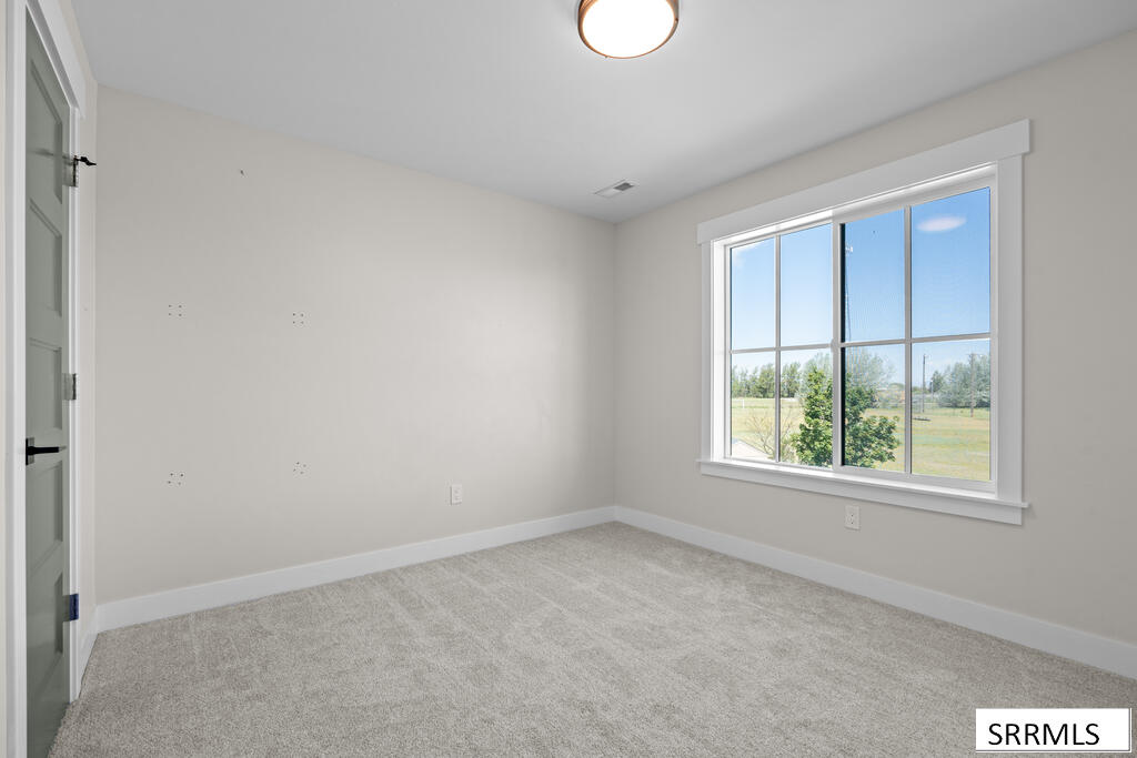 689 N 2876 East Property Photo 42