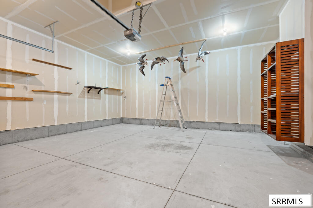 689 N 2876 East Property Photo 43