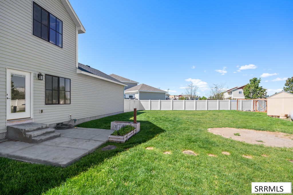 689 N 2876 East Property Photo 48