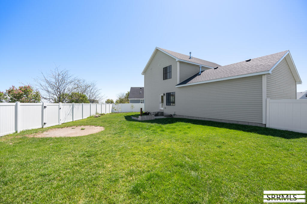 689 N 2876 East Property Photo 49