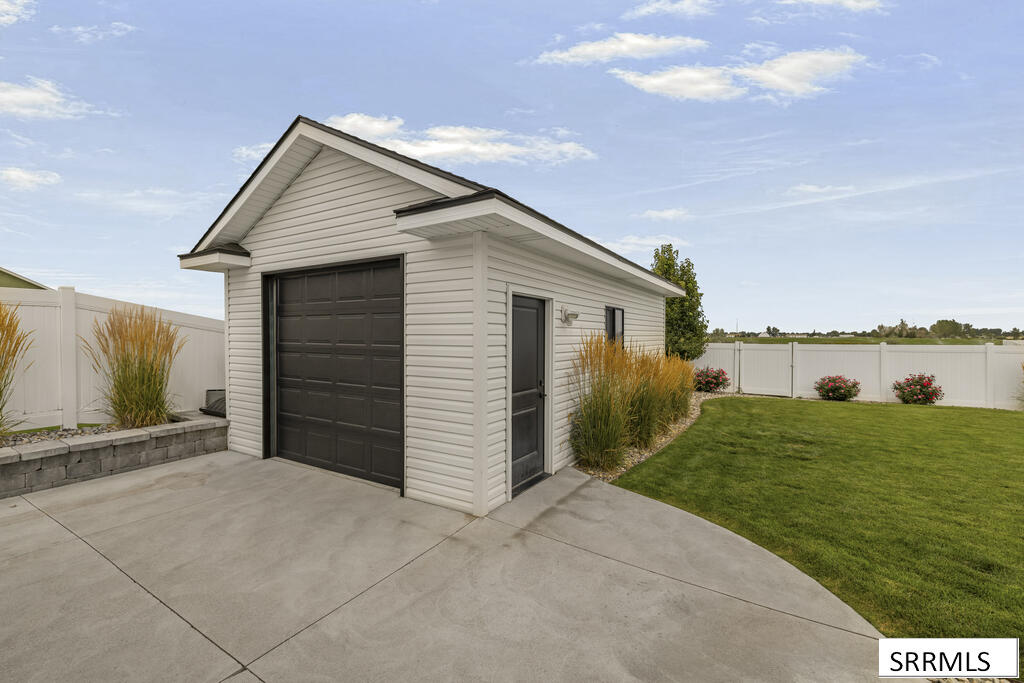 3873 E Pond View Drive Property Photo 9