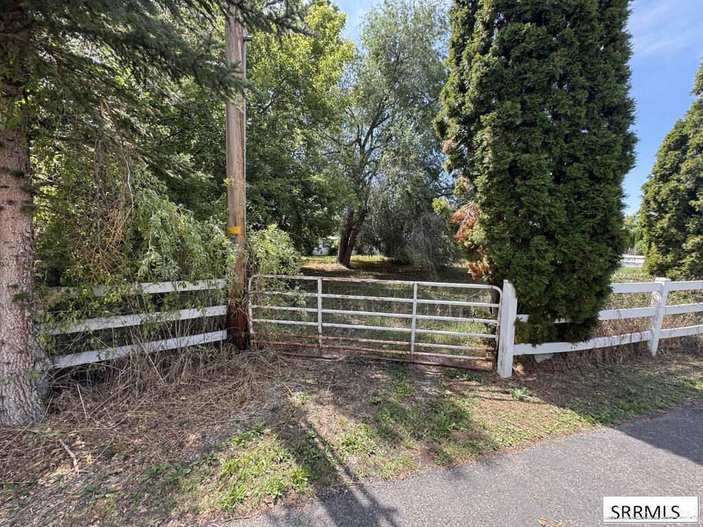 3522 E Menan-lorenzo Hwy Property Photo 2