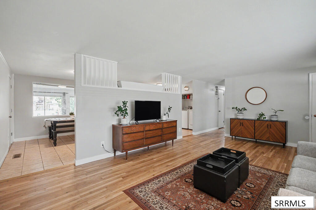 2231 Croft Street Property Photo 4