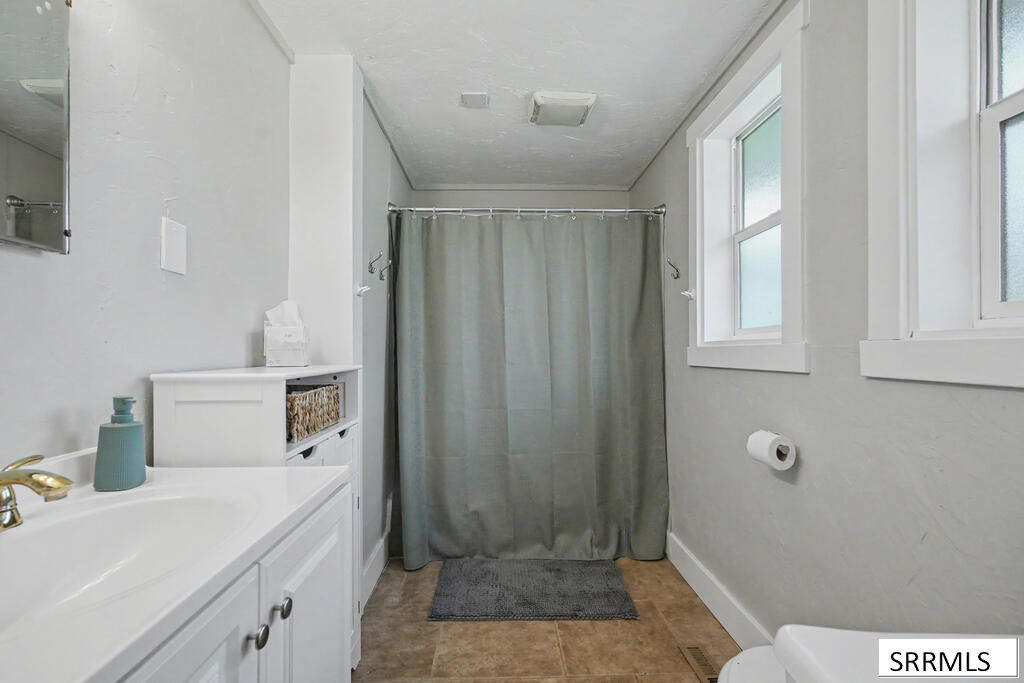 2231 Croft Street Property Photo 17