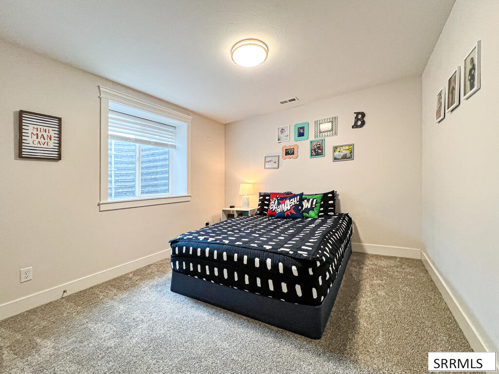 4713 E 200 N Property Photo 25