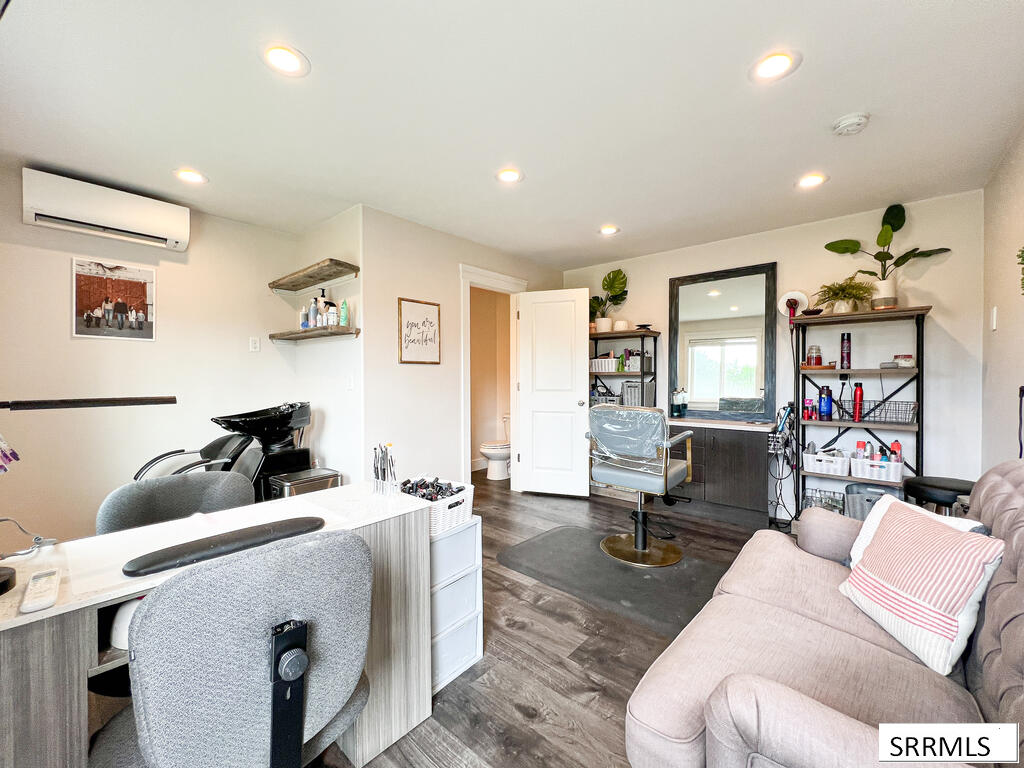 4713 E 200 N Property Photo 28