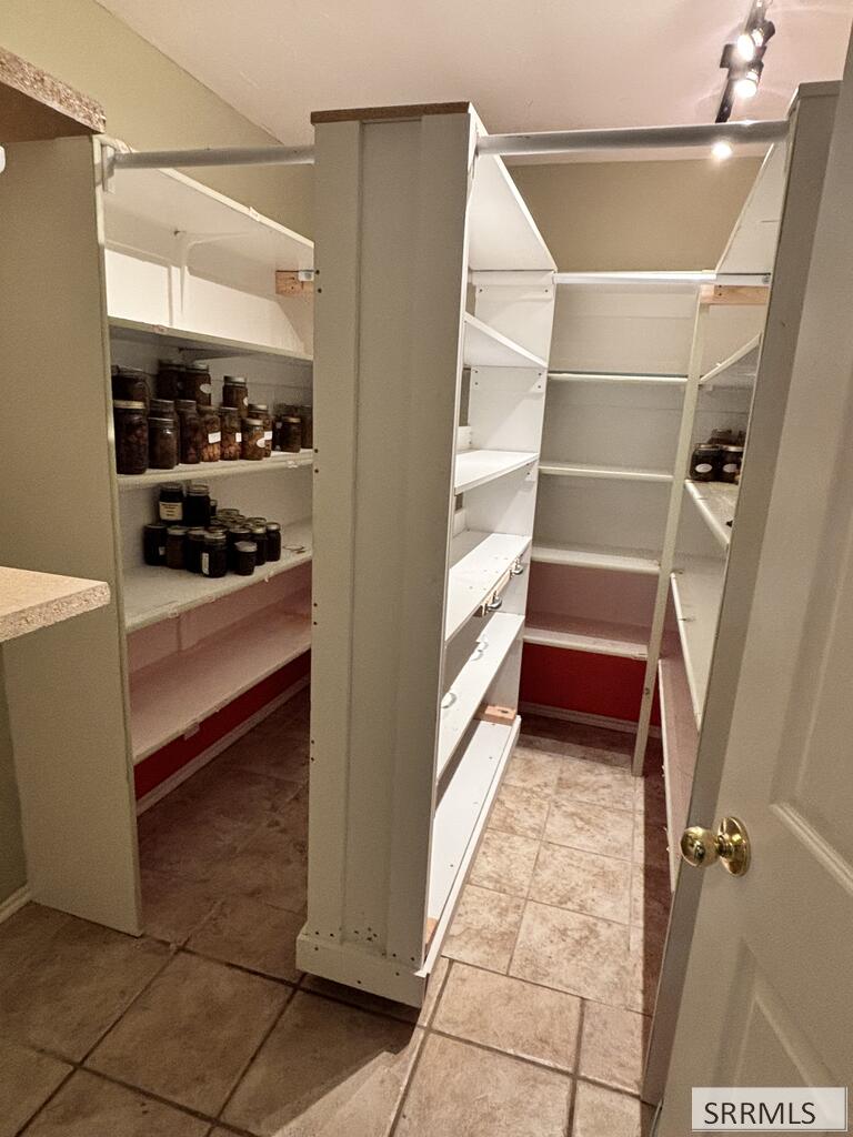 3225 Midway Avenue Property Photo 5