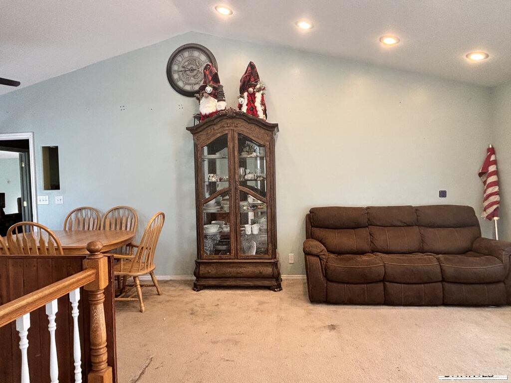 3225 Midway Avenue Property Photo 6