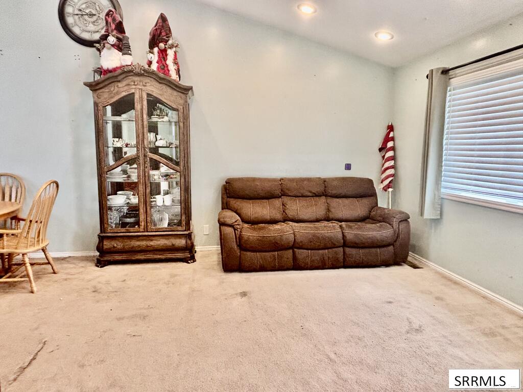 3225 Midway Avenue Property Photo 7