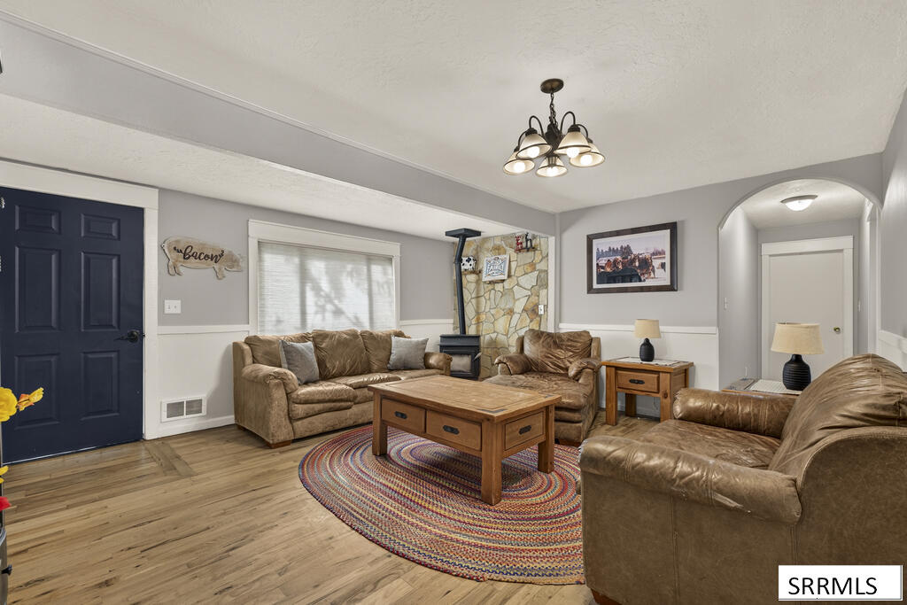 14122 N 5th E Property Photo 5