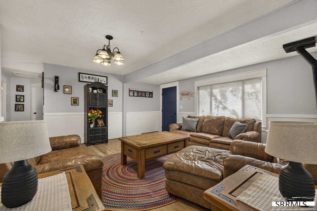 14122 N 5th E Property Photo 6